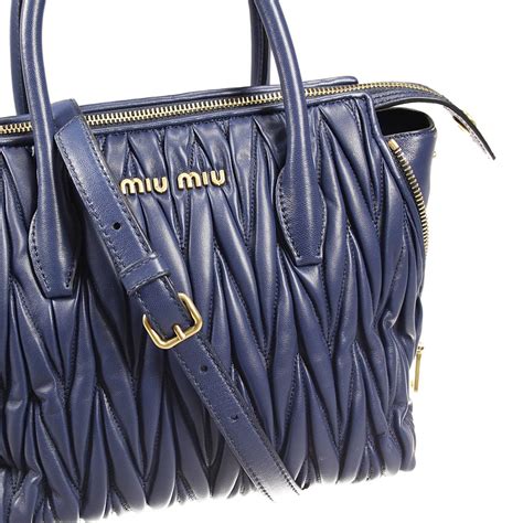 miu miu tasche blau|schultertaschen für damen miu.